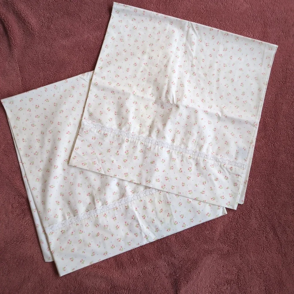 2 Vtg Wamsutta Supercale Plus King Pillowcases Floral Lace Trim Tulip Cottage